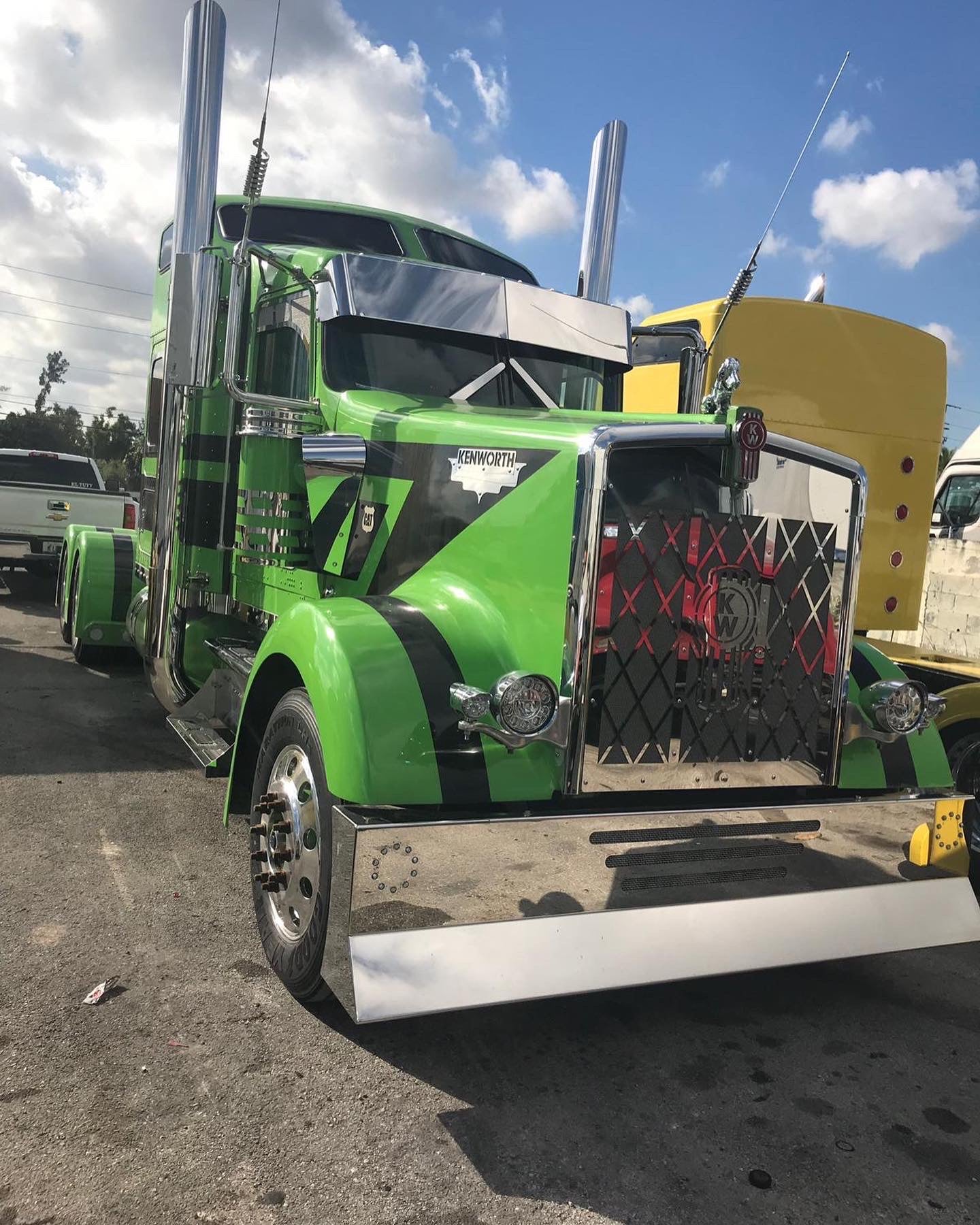 CAMIÓN KENWORTH W900 HECHO A MEDIDA