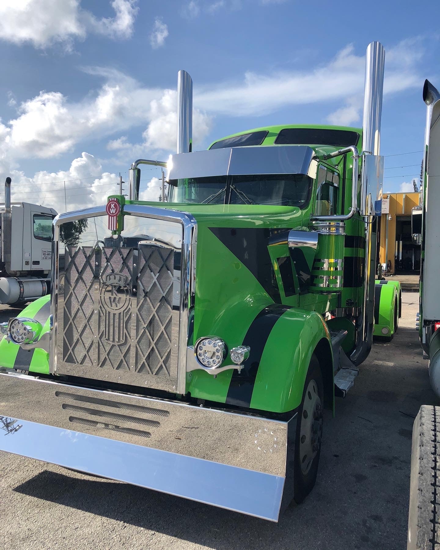 CAMIÓN KENWORTH W900 HECHO A MEDIDA