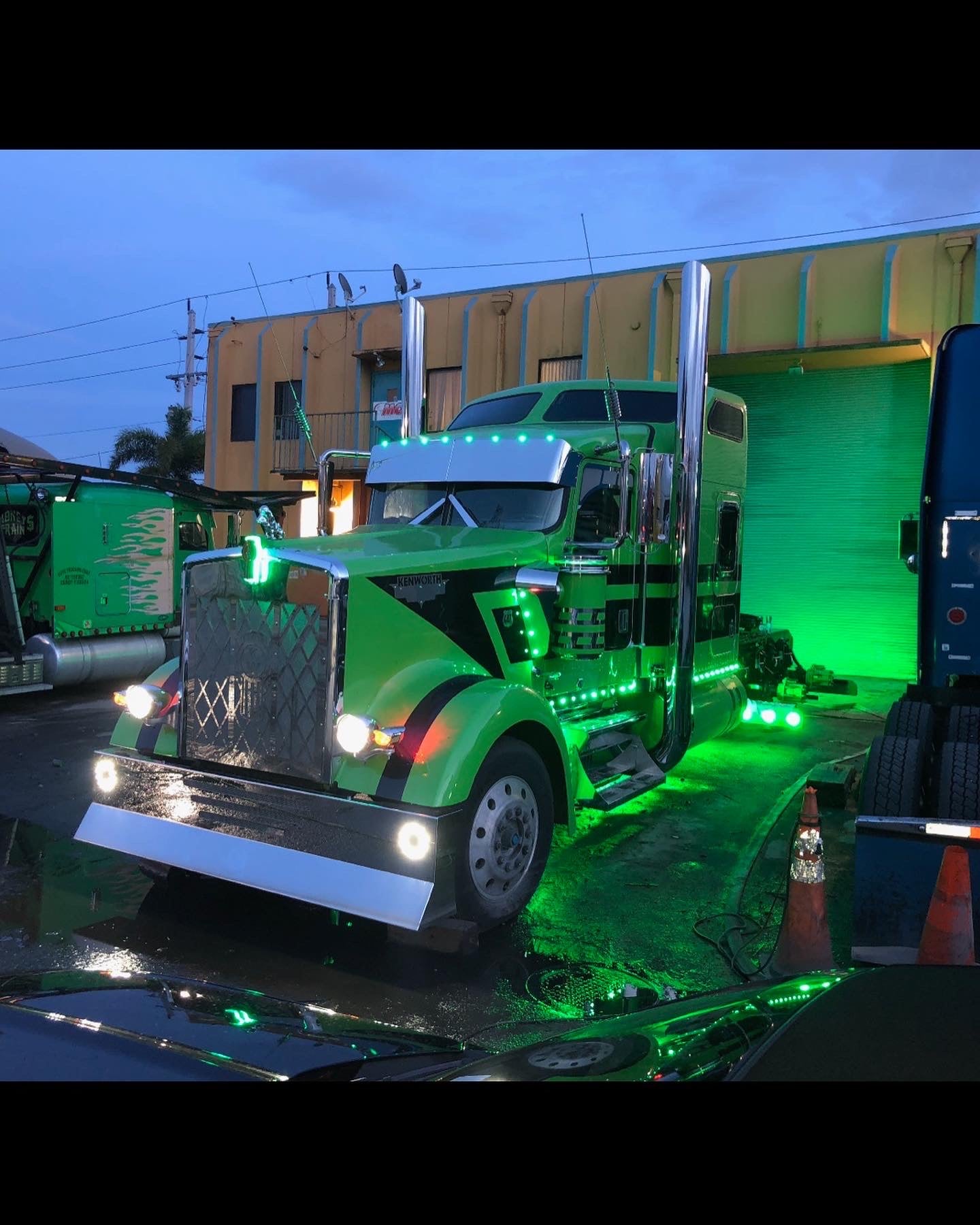 CAMIÓN KENWORTH W900 HECHO A MEDIDA