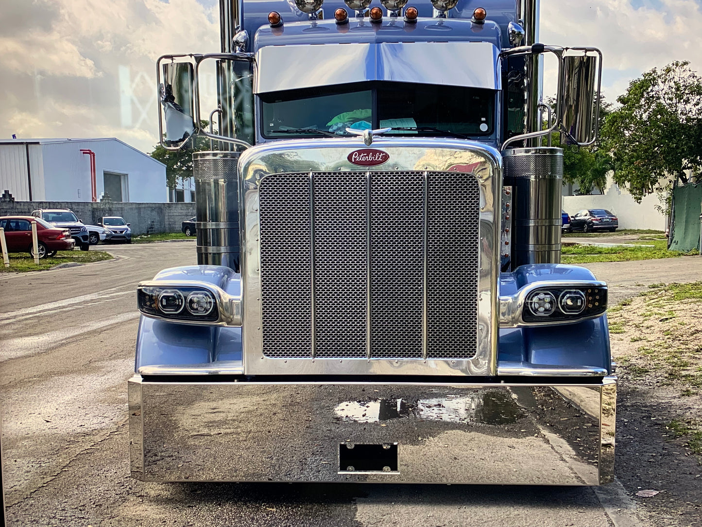 Visera de caída con diseño de pajarita lisa de 13.5" a 10" para Peterbilt serie 300