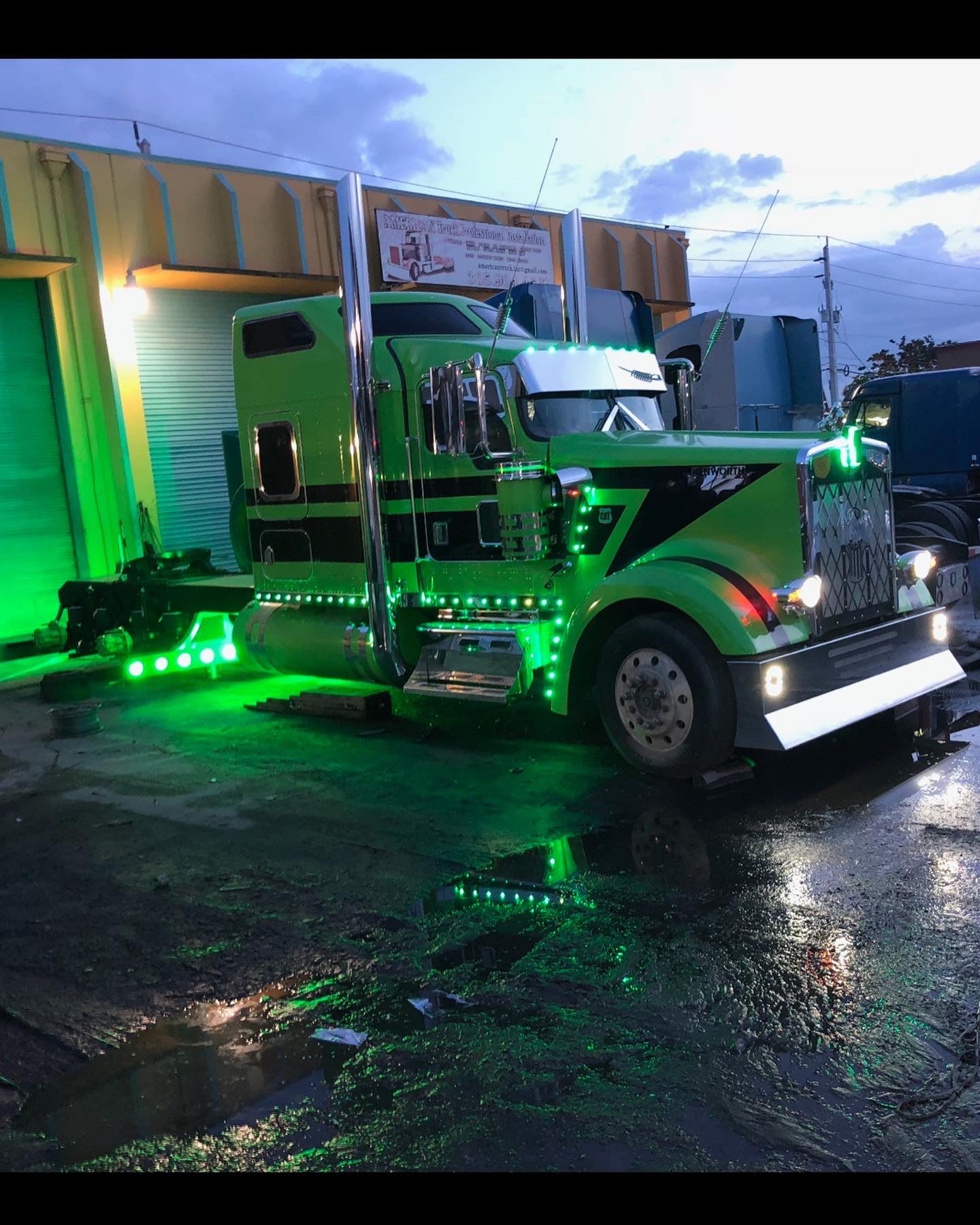 CAMIÓN KENWORTH W900 HECHO A MEDIDA