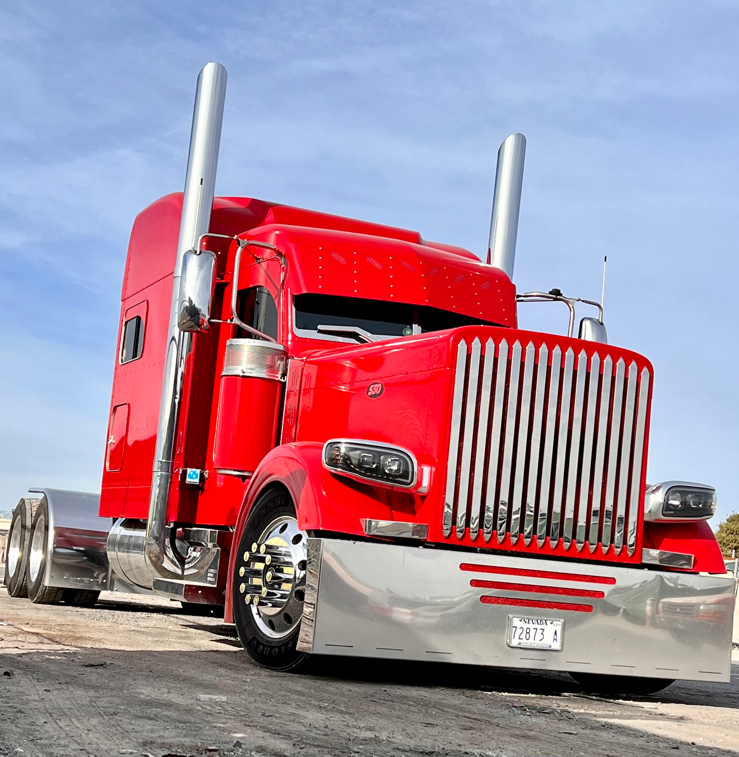 Defensa American Eagle de 20" para Peterbilt 379 y 389 con 11 LED ocultos