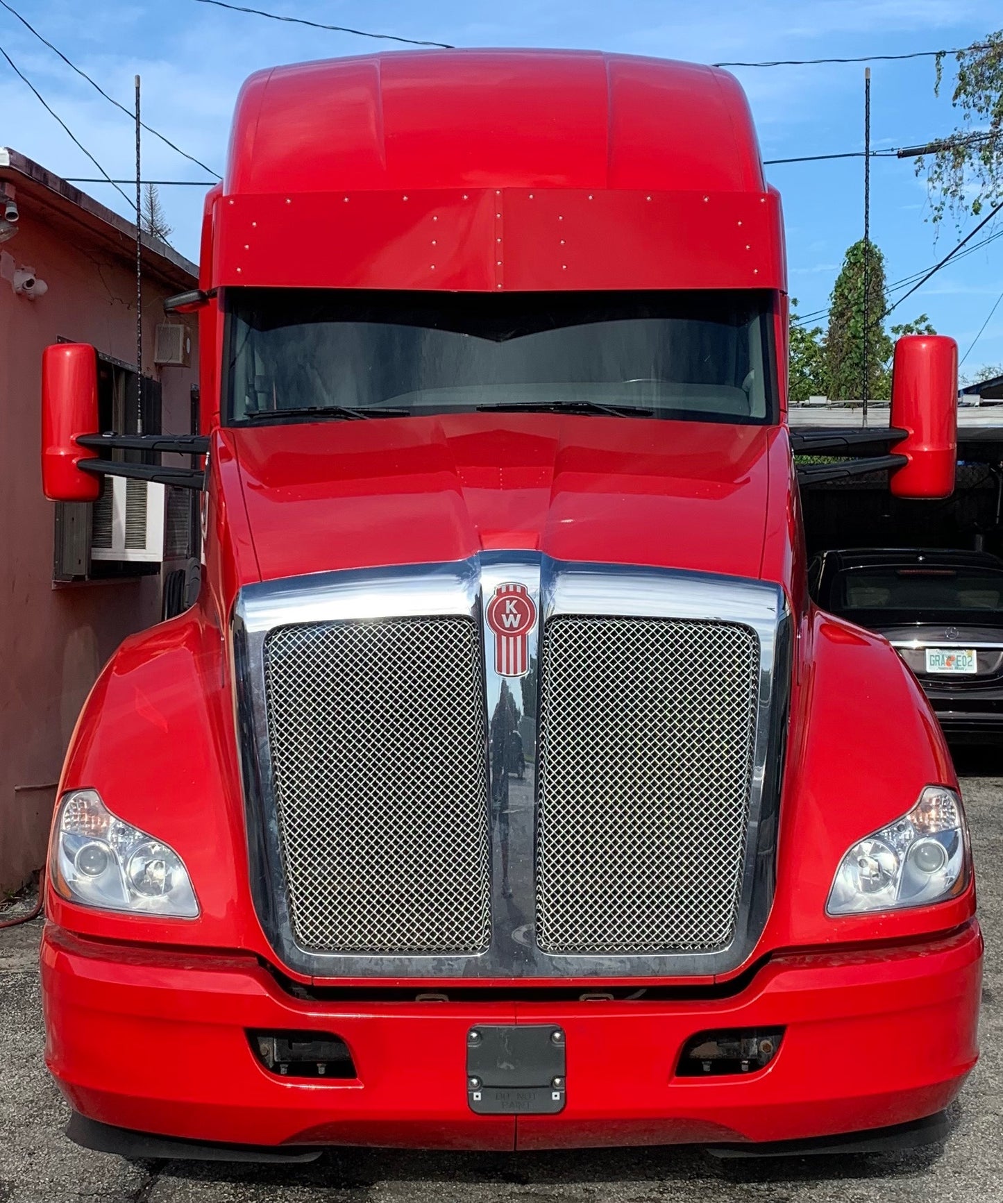 Visera para pintar Kenworth T680 de 17" x 16.5" con 10 luces LED de 3/4"