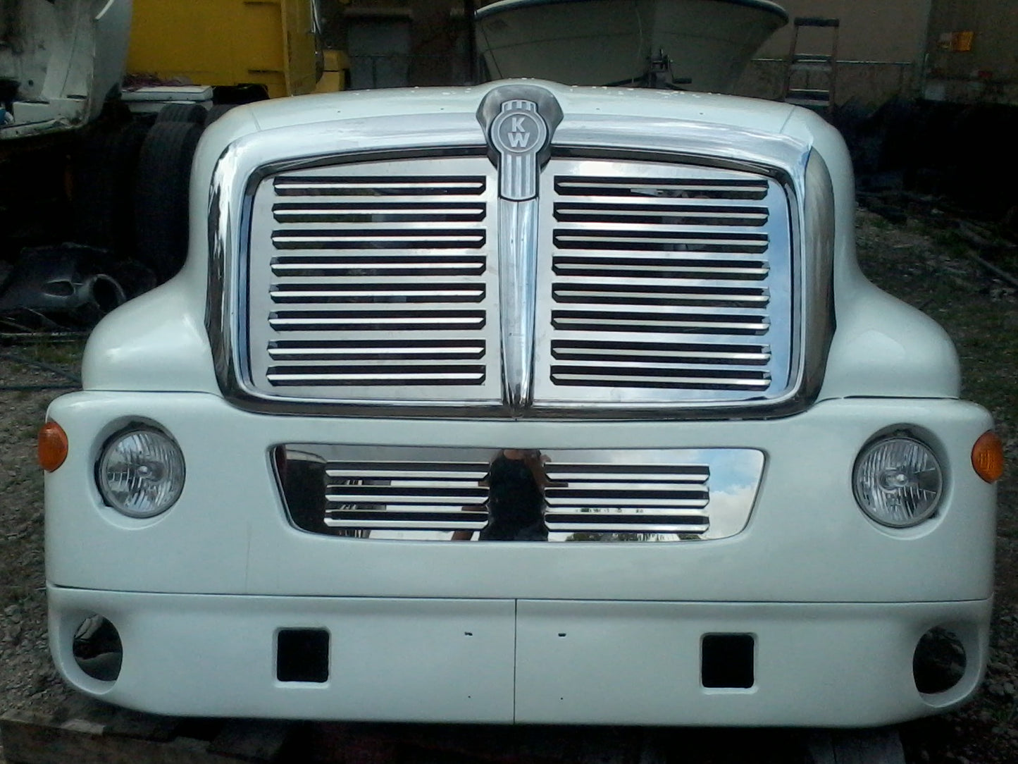 Parrilla de acero inoxidable con rejillas Kenworth T2000 (3 piezas)
