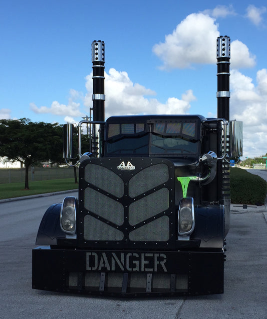 PELIGRO PETERBILT PERSONALIZADO