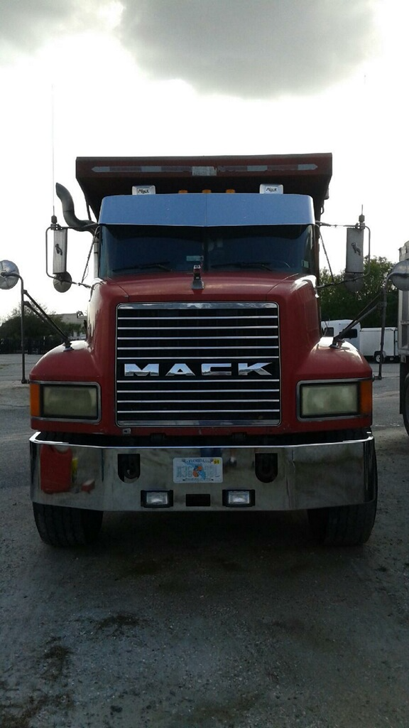 Mack CH600, CH613, Vision, Granite Visera Lisa en Forma de V de 14.5"
