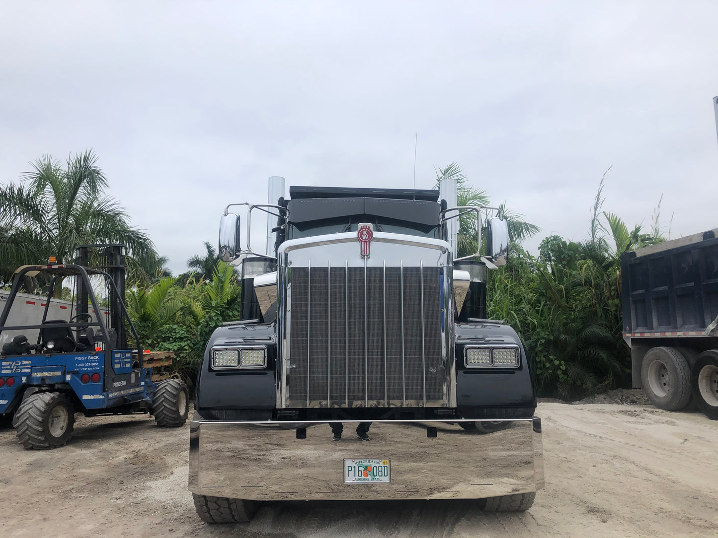 Defensa Kenworth W900 de 18"x16" con 11 luces LED ocultas (1 línea)