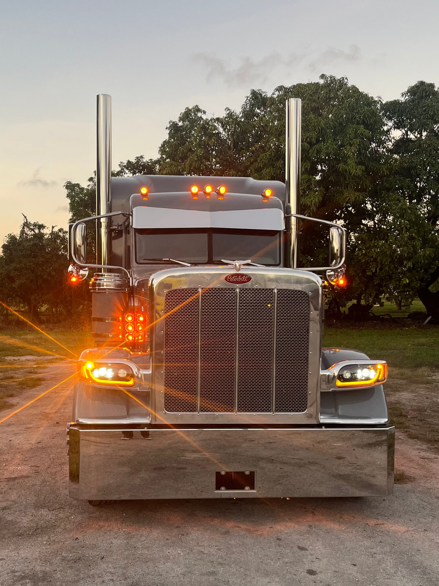 Visera Peterbilt Serie 300 de 10.5″ a 7" Reverse Bowtie