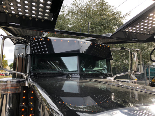Visera recta de 13" Peterbilt Serie 300 con luces LED de 10 3/4" (lateral extendido)