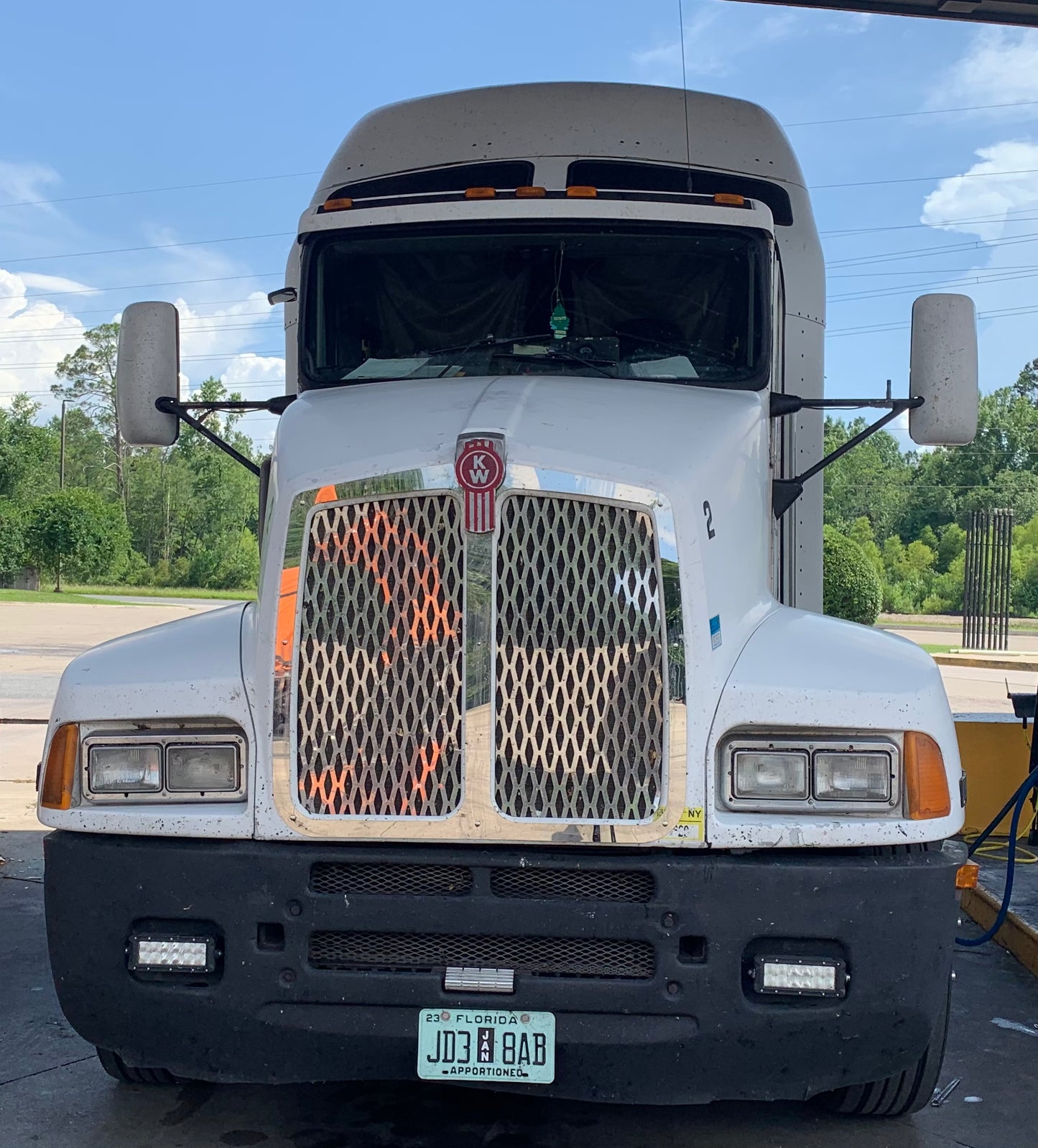 Parrilla de acero inoxidable de diamante pequeño con malla para Kenworth T600