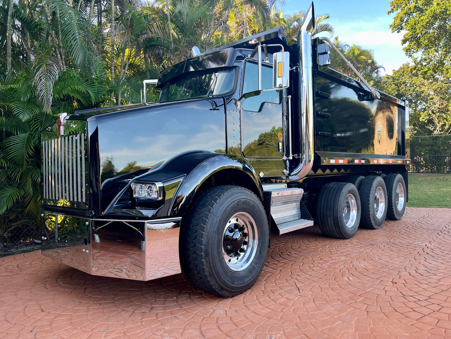 Defensa Kenworth T800 de 18" con 11 luces ocultas para modelos de 2006 en adelante