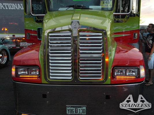 Parrilla de acero inoxidable con persianas Kenworth T600